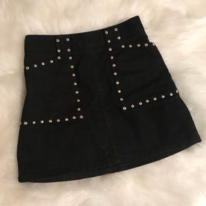 URBAN OUTFITTERS Studded black skirt